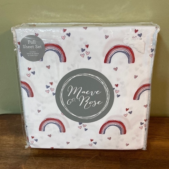Maeve and Rose Other - Maeve & Rose RAINBOWS AND HEARTS FULL SIZE SHEET SET
